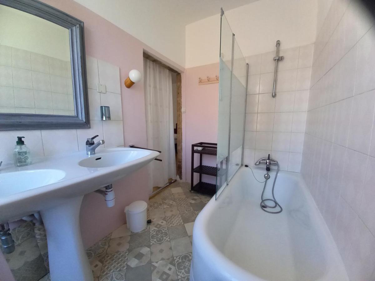 Maison Violette En Berry Aigurande Luaran gambar