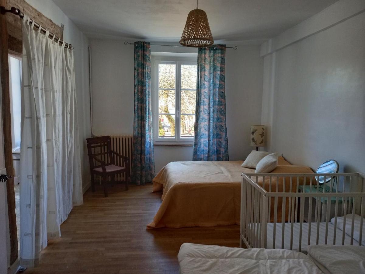 Maison Violette En Berry Aigurande Luaran gambar