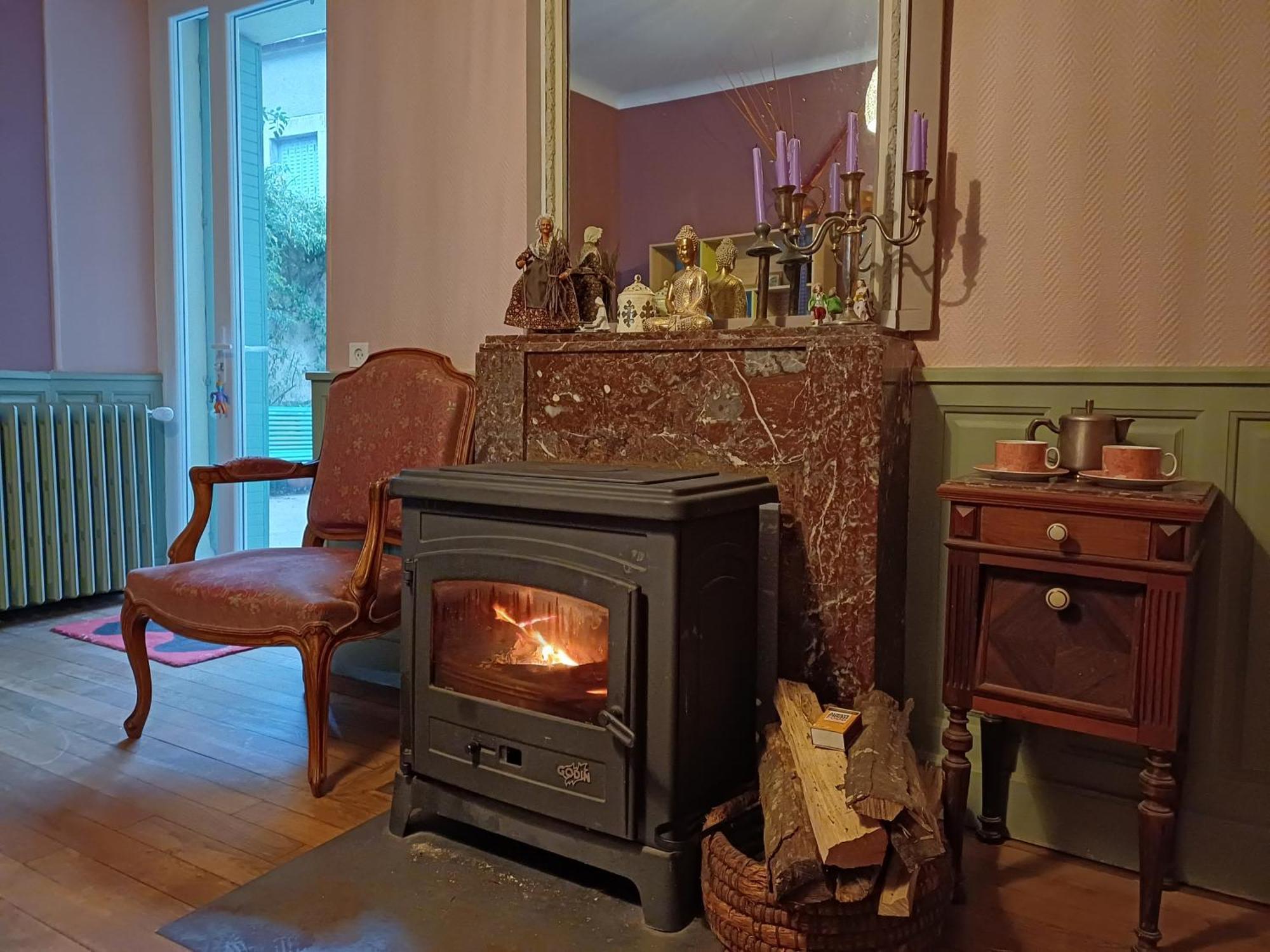 Maison Violette En Berry Aigurande Luaran gambar